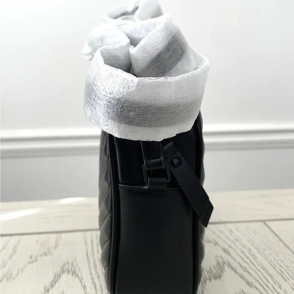 ❌❌SOLD❌❌ New Saint Laurent Lou Camera Bag Black - Picture 7 of 10